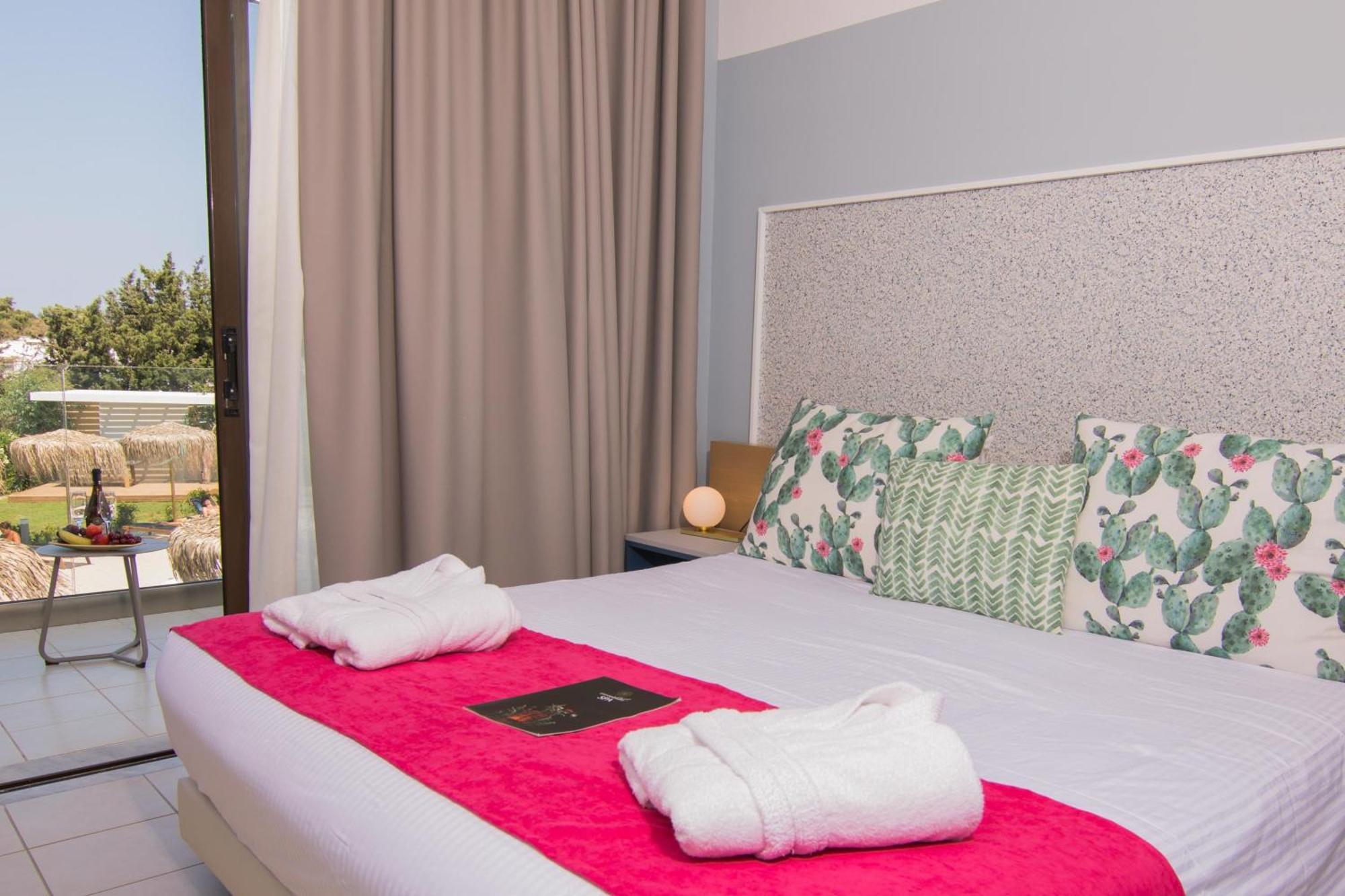 Lindos Breeze Beach Hotel คิโอตาริ ภายนอก รูปภาพ